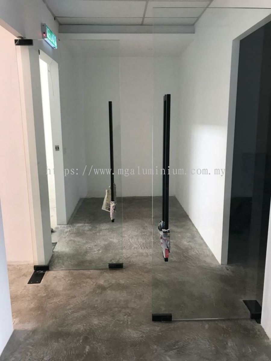 Tempered Glass Door